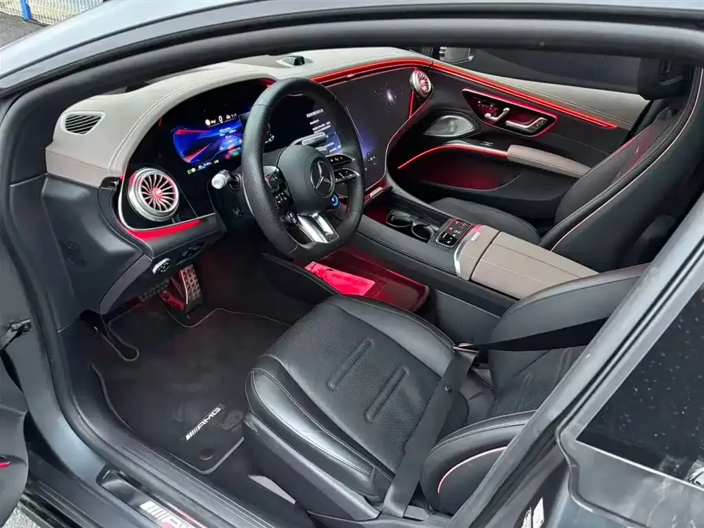 Mercedes-Benz EQS AMG — фото 7