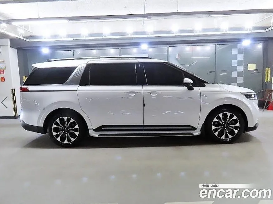 Kia Carnival — фото 10