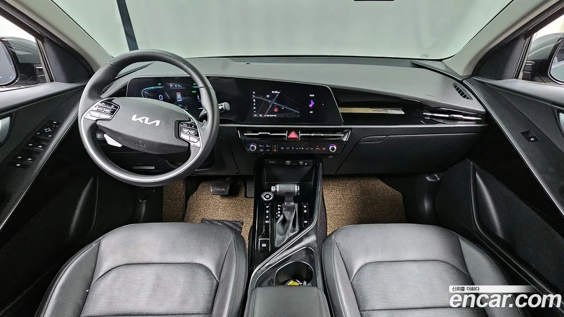 Kia Niro — фото 8