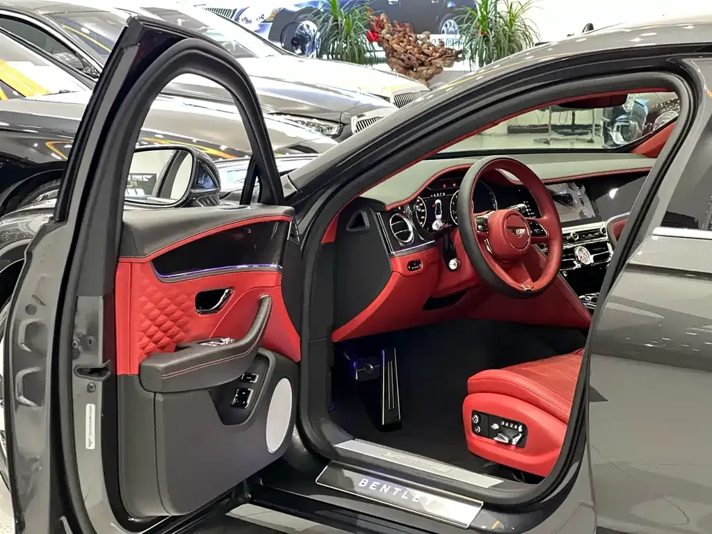 Bentley Flying Spur — фото 9