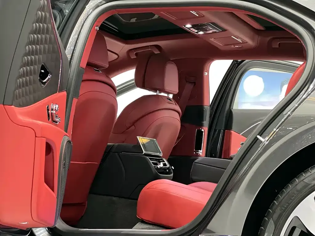 Bentley Flying Spur — фото 10