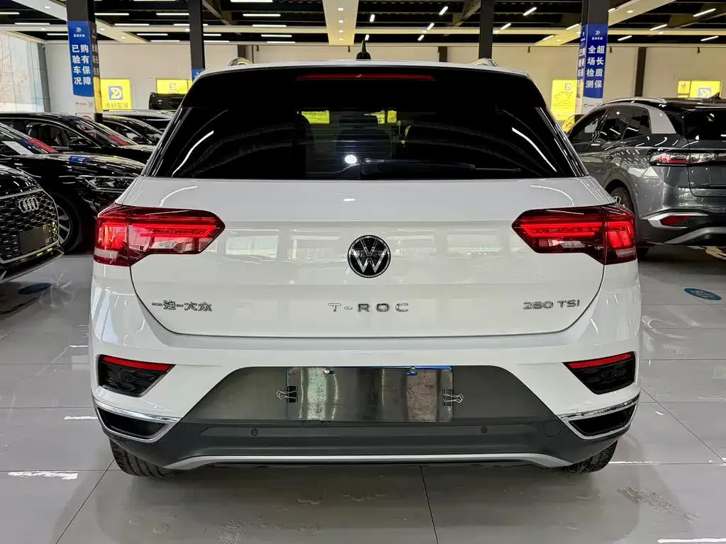 Volkswagen T-Roc — фото 5