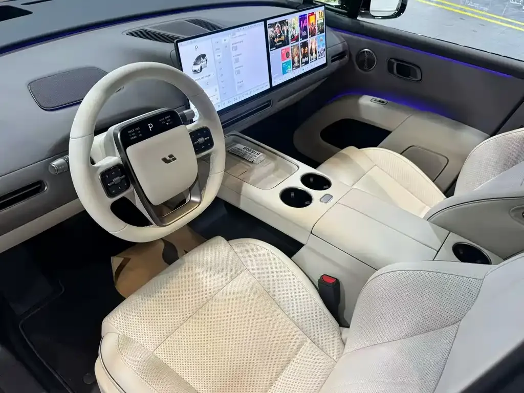 Li Auto i8 — фото 8