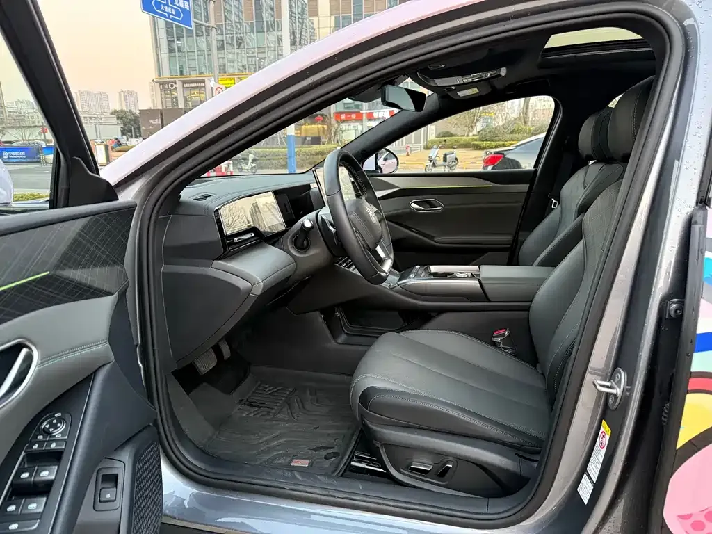 BYD Qin L — фото 2