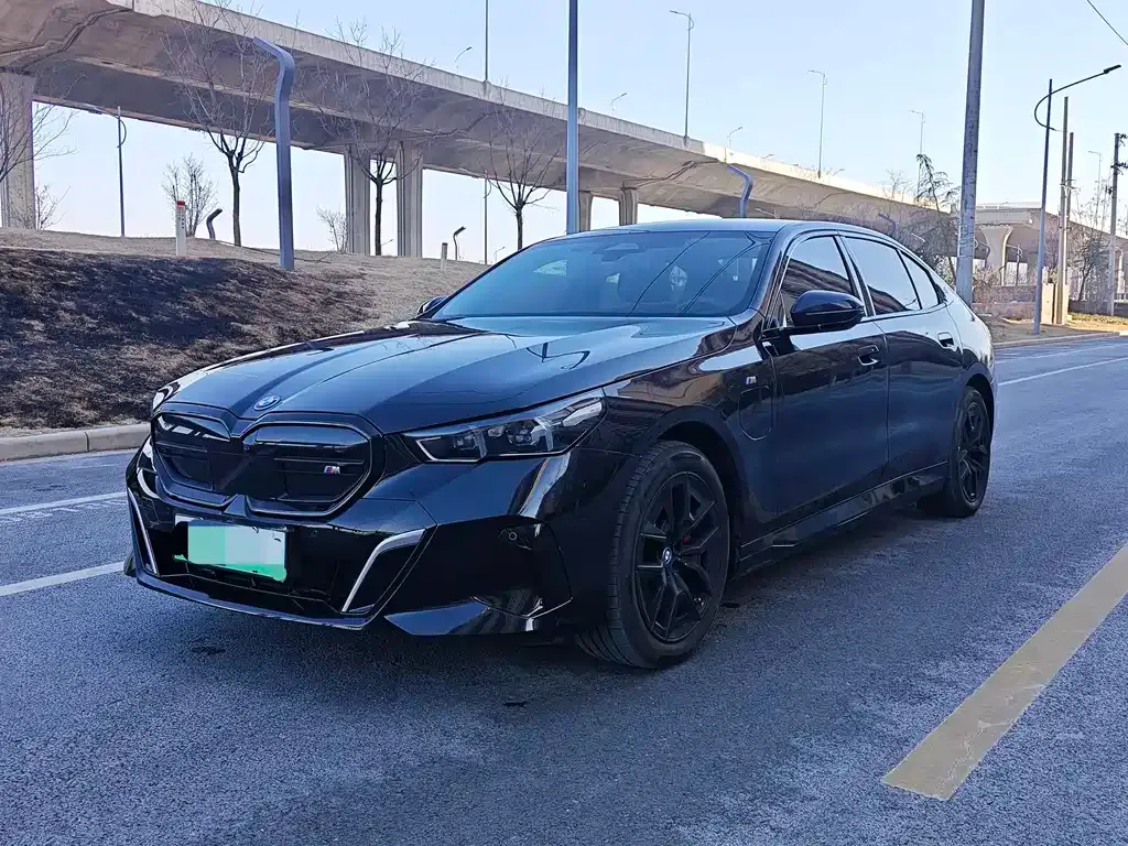 BMW i5 — фото 1