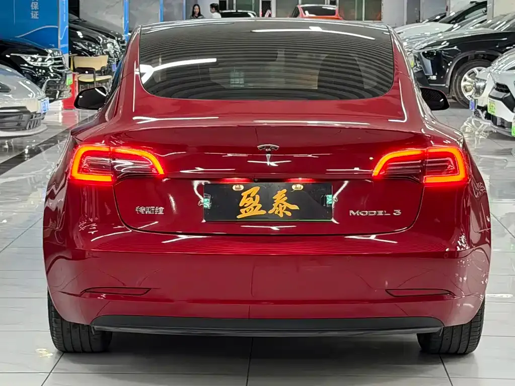 Tesla Model 3 — фото 5