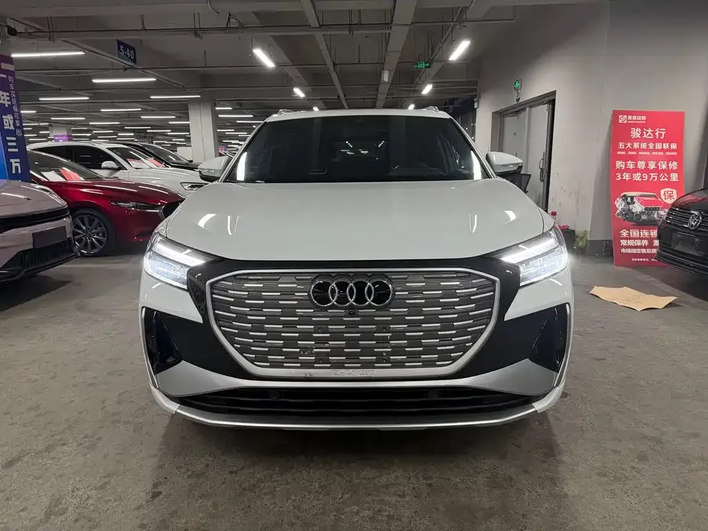 Audi Q4 e-tron — фото 3