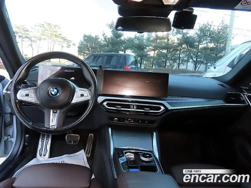 BMW i4 — фото 10