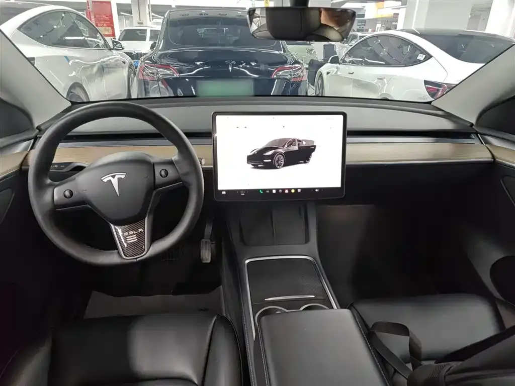 Tesla Model Y — фото 5