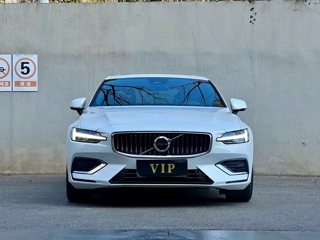 Volvo S60 — фото 2