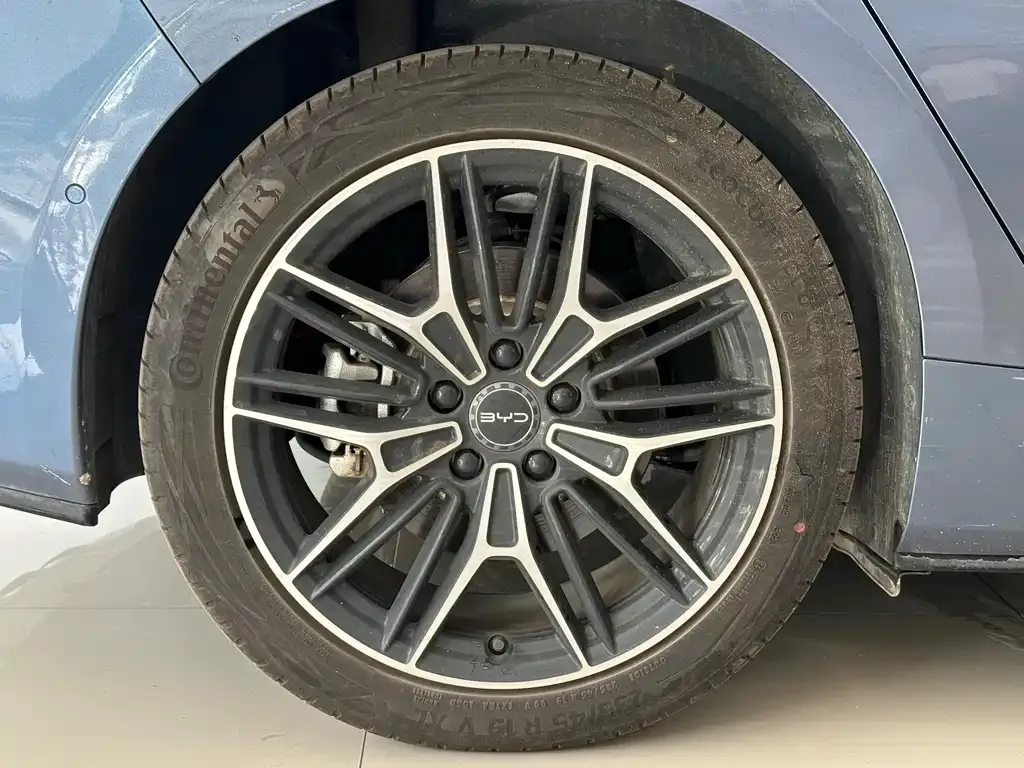 BYD Seal — фото 5