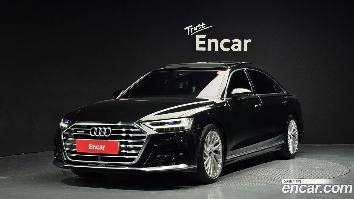 Audi A8 — фото 1