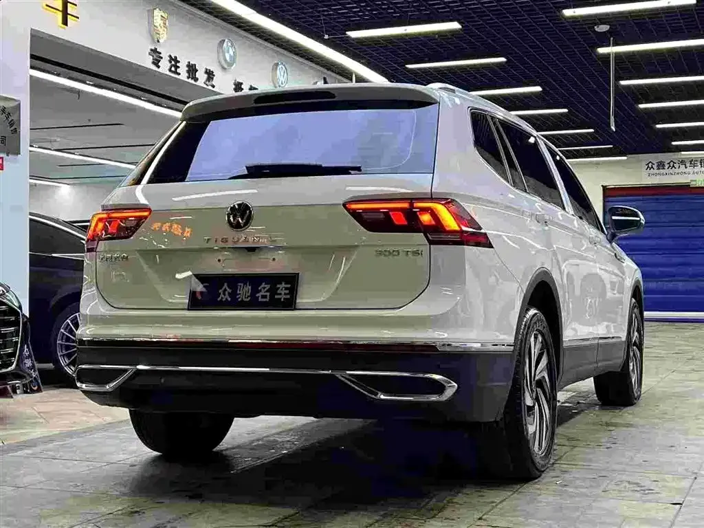 Volkswagen Tiguan L — фото 8