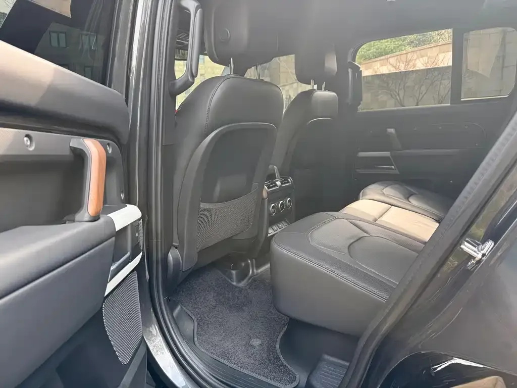 Land Rover Defender — фото 2