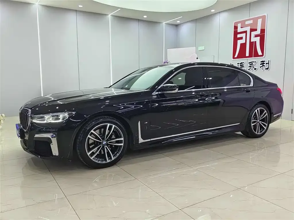 BMW 7 Series — фото 1