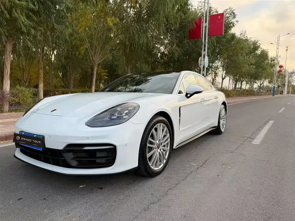Porsche Panamera — фото 1