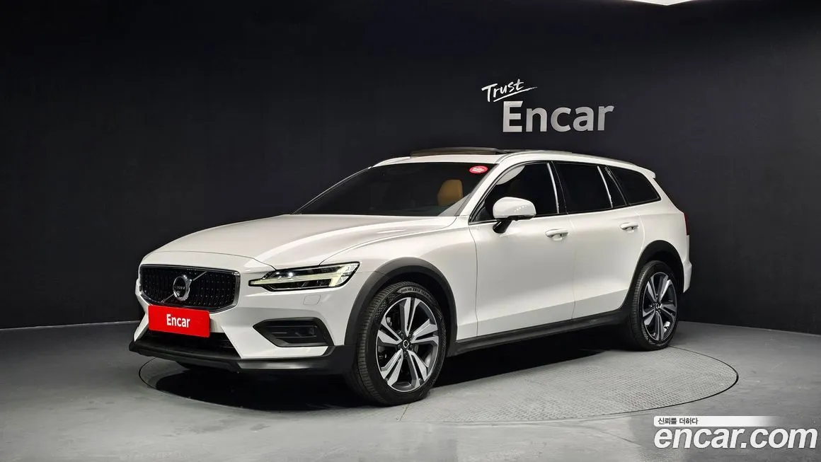 Volvo V60 — фото 1
