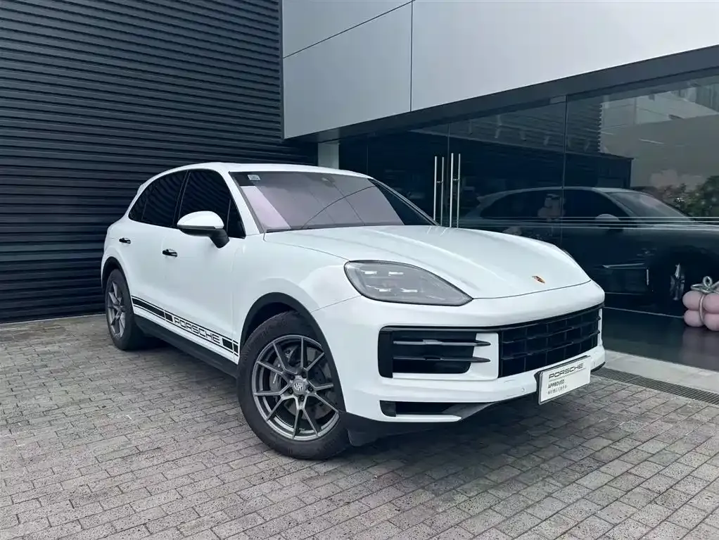 Porsche Cayenne — фото 1