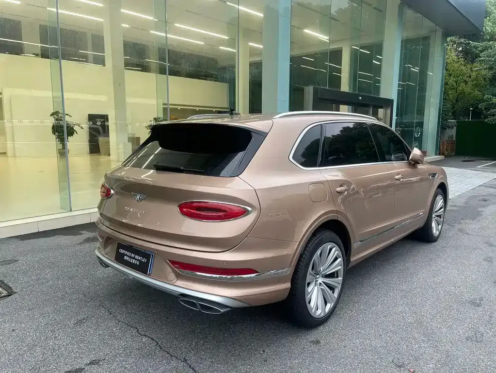 Bentley Bentayga — фото 9