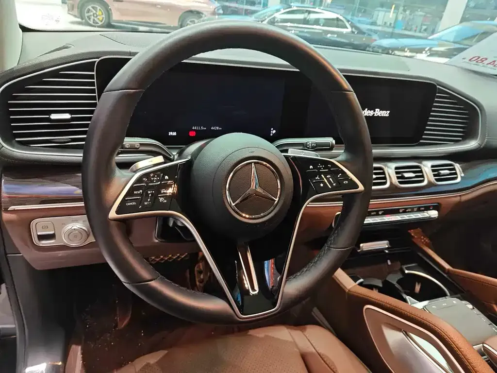 Mercedes-Benz GLE — фото 6
