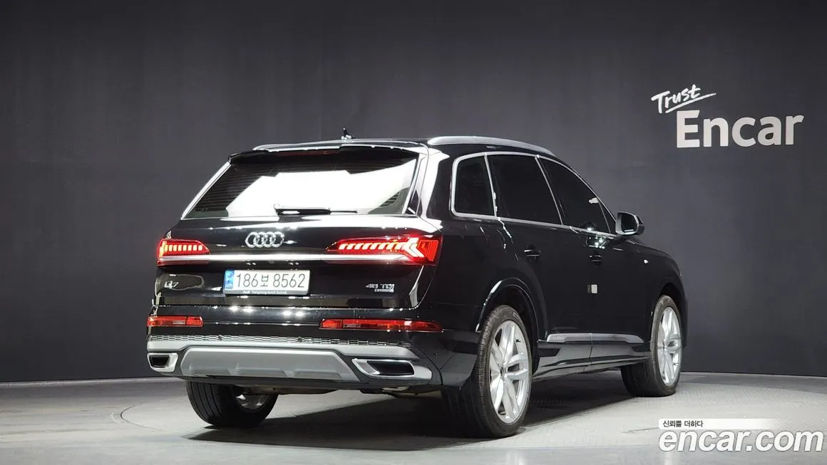 Audi Q7 — фото 5