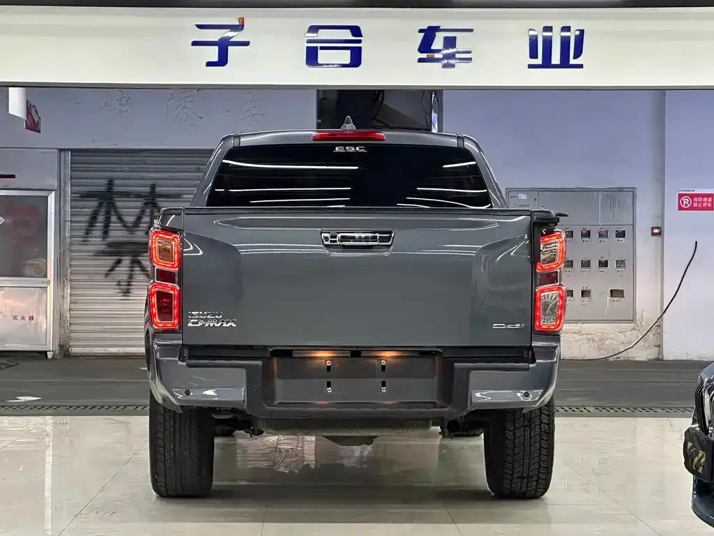 Isuzu D-MAX — фото 4