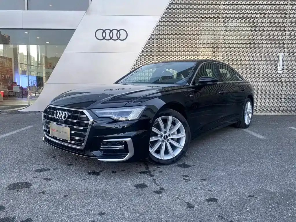 Audi A6L — фото 1