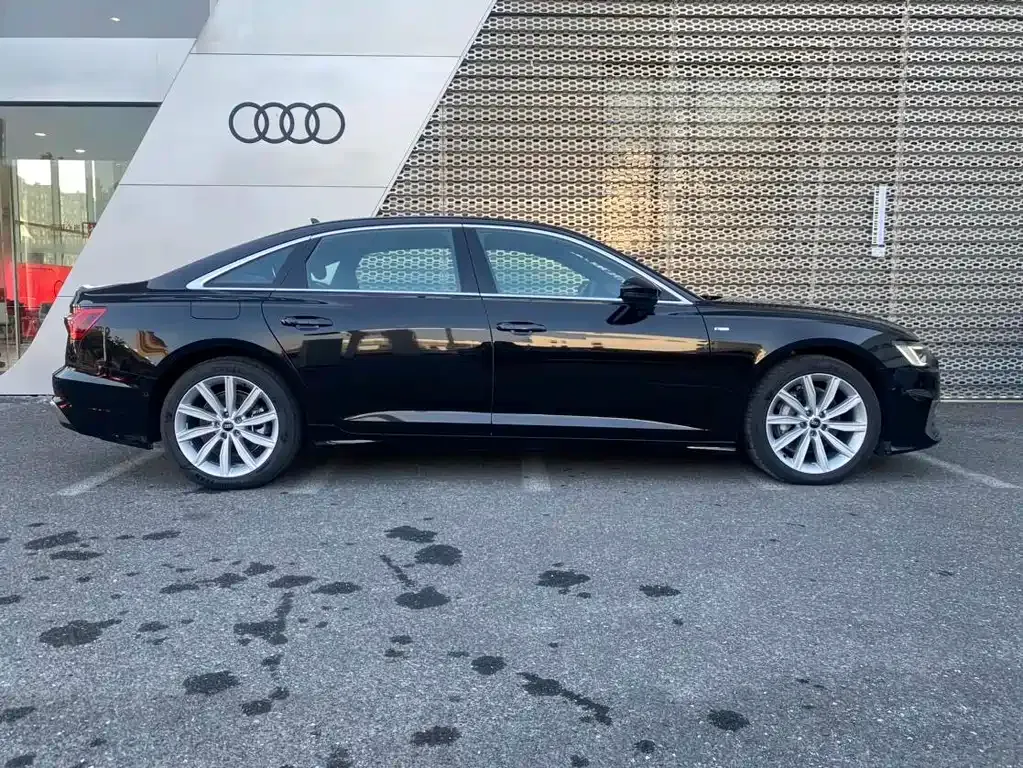 Audi A6L — фото 7