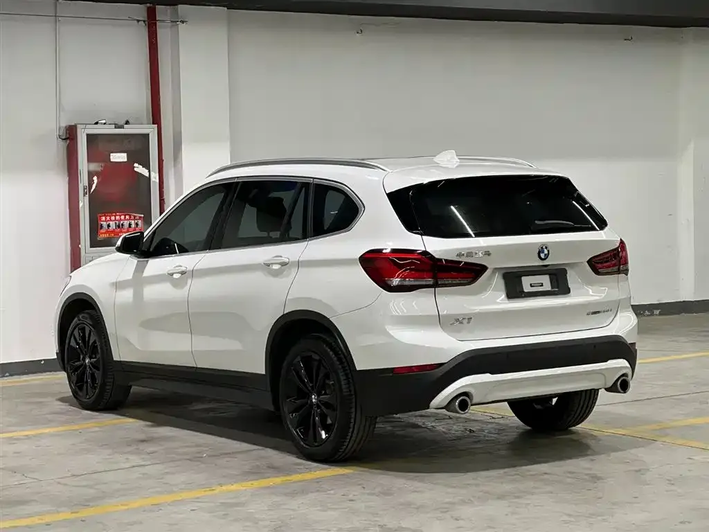 BMW X1 — фото 8