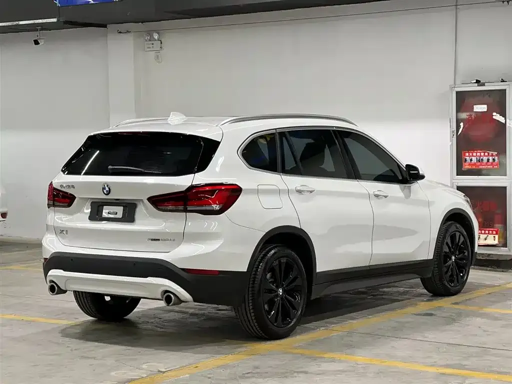 BMW X1 — фото 9