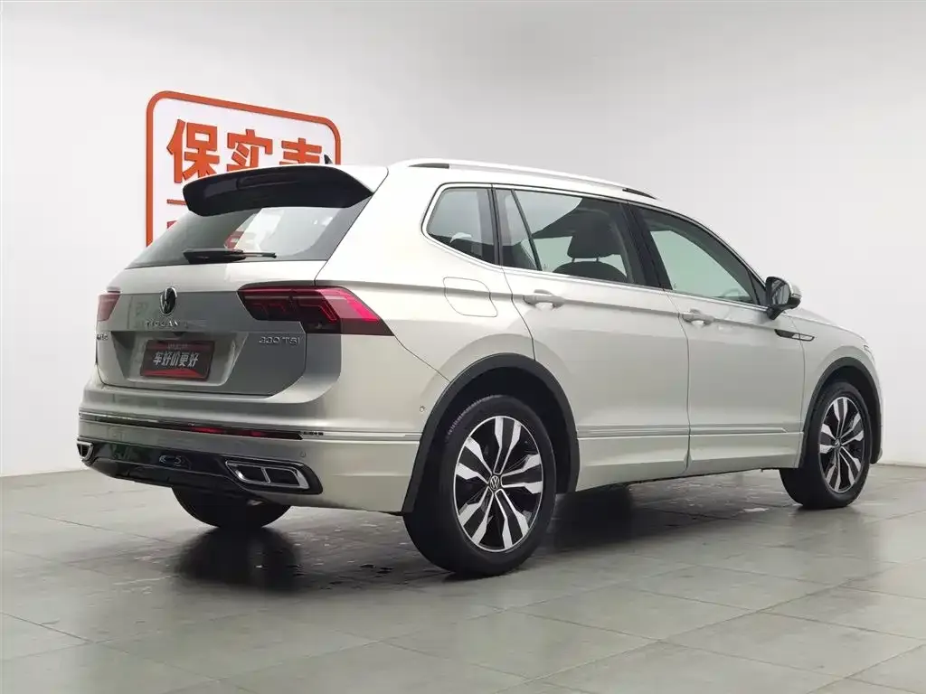 Volkswagen Tiguan L — фото 9