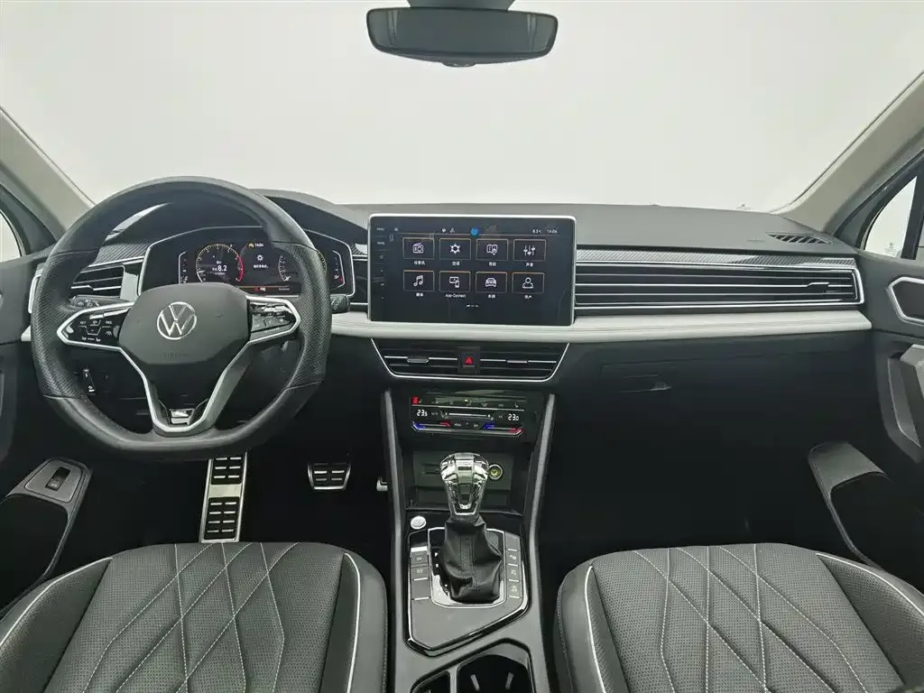 Volkswagen Tiguan L — фото 8