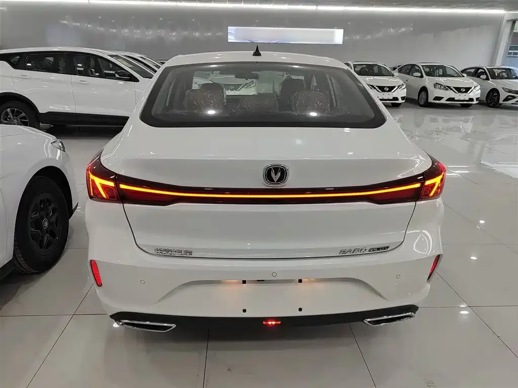 Changan Eado — фото 9