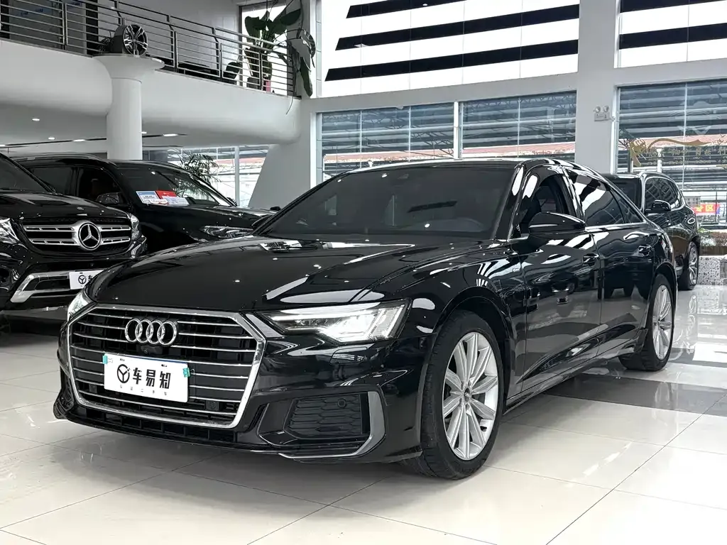 Audi A6L — фото 1