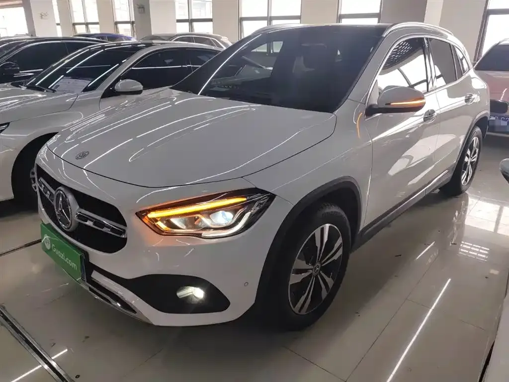 Mercedes-Benz GLA — фото 1