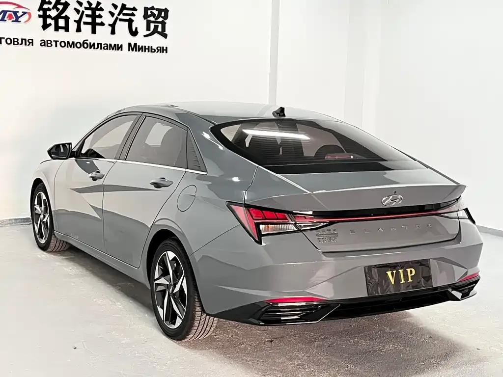 Hyundai Elantra — фото 7