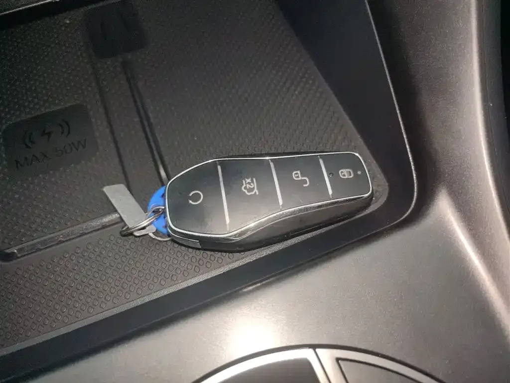 BYD Seal 05 DM-i — фото 8