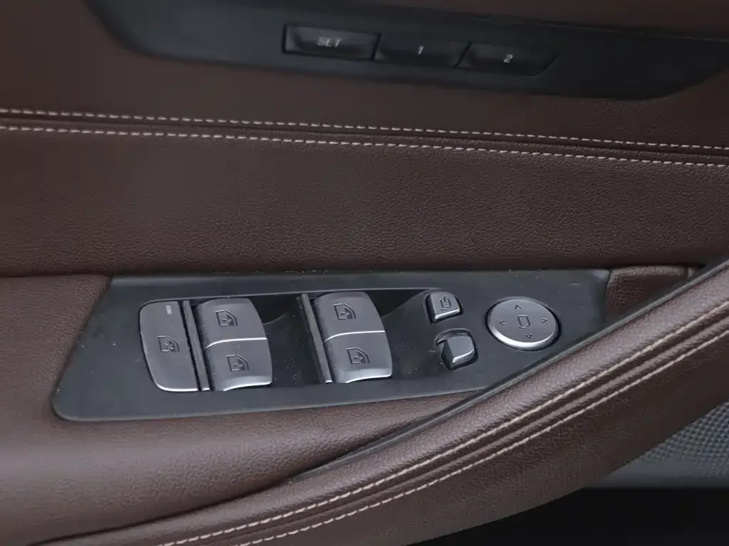 BMW 5 Series New Energy — фото 8