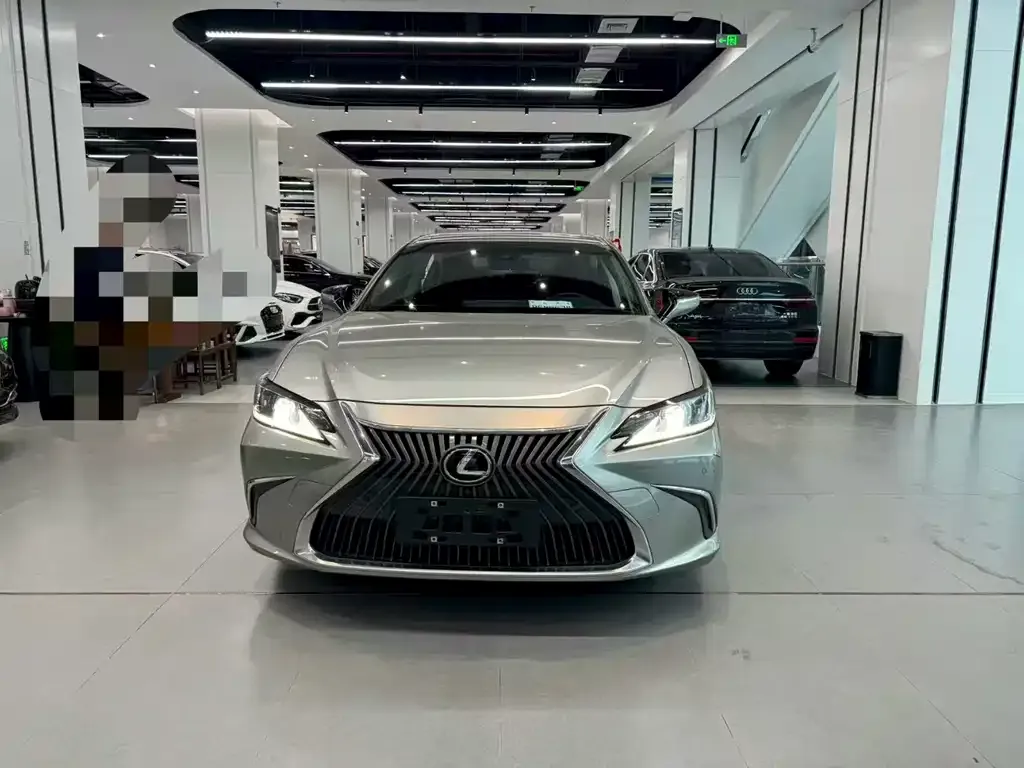 Lexus ES — фото 8