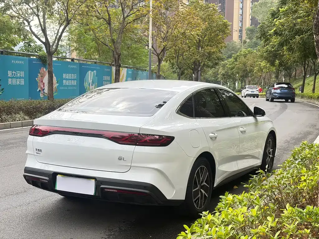 BYD Qin L — фото 10