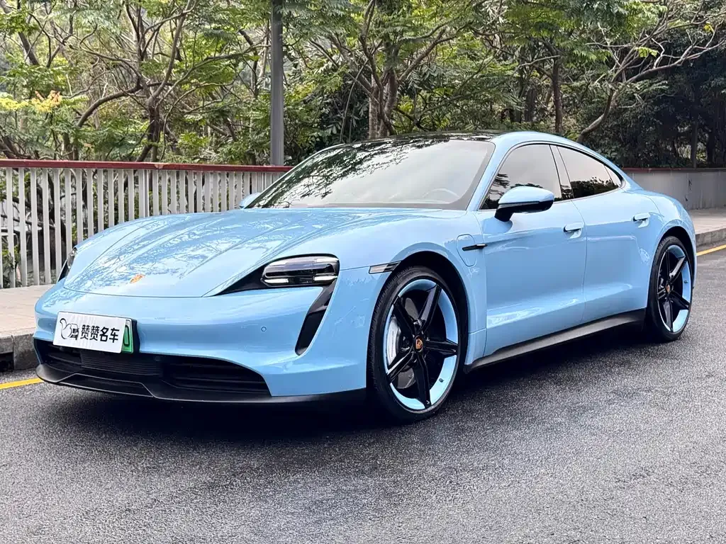 Porsche Taycan — фото 1