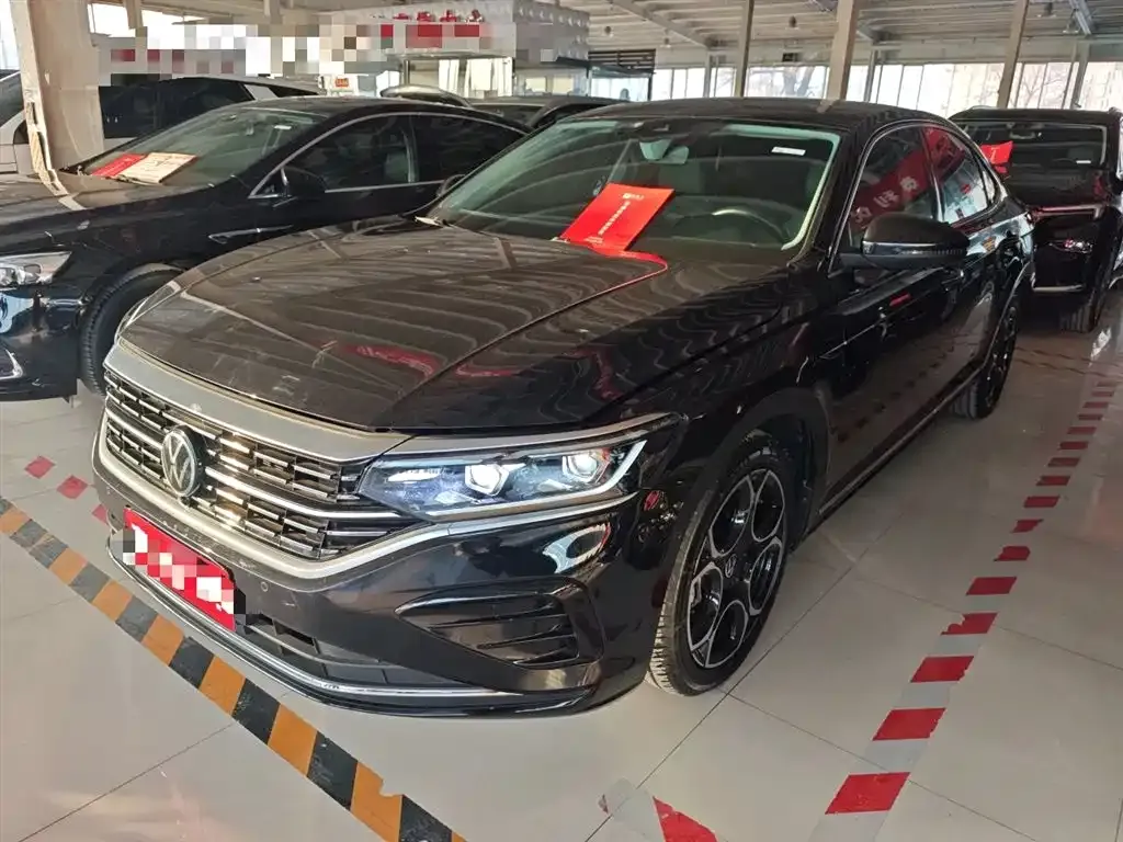 Volkswagen Passat — фото 1