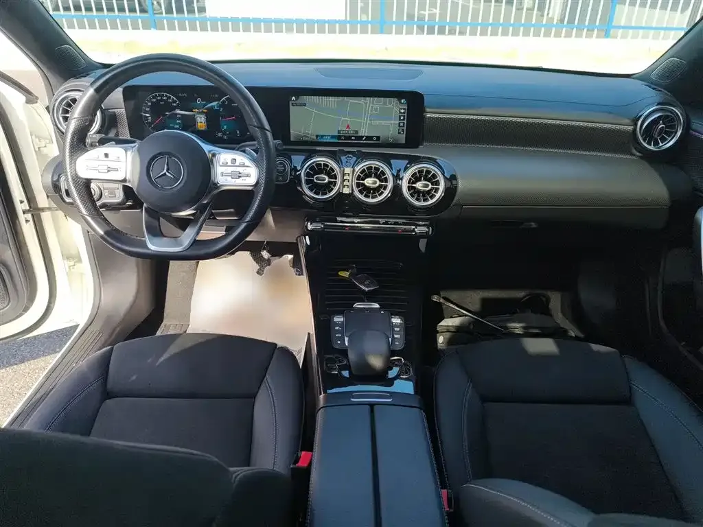 Mercedes-Benz A-Class — фото 10
