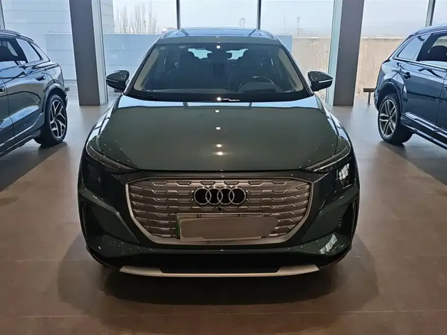 Audi Q5 e-tron — фото 2
