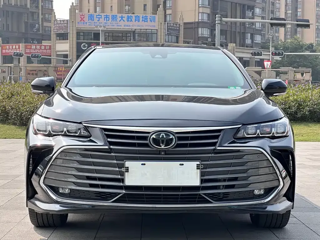 Toyota Avalon — фото 2