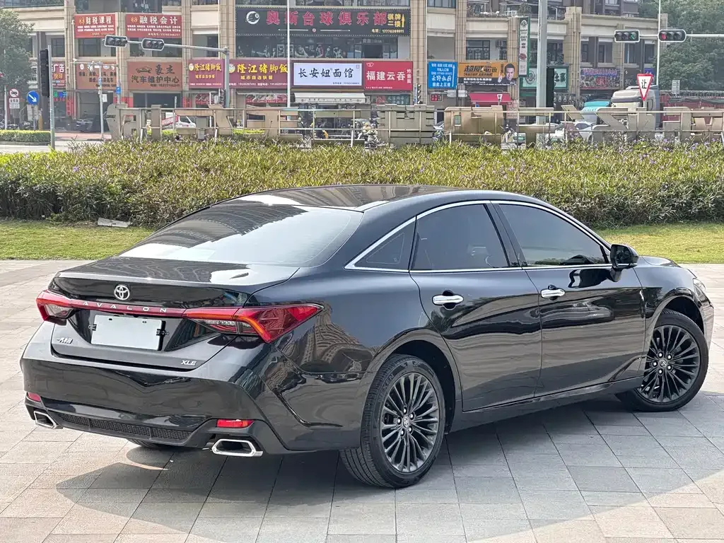 Toyota Avalon — фото 4
