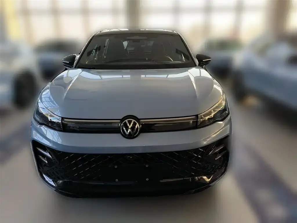 Volkswagen Tiguan L — фото 6