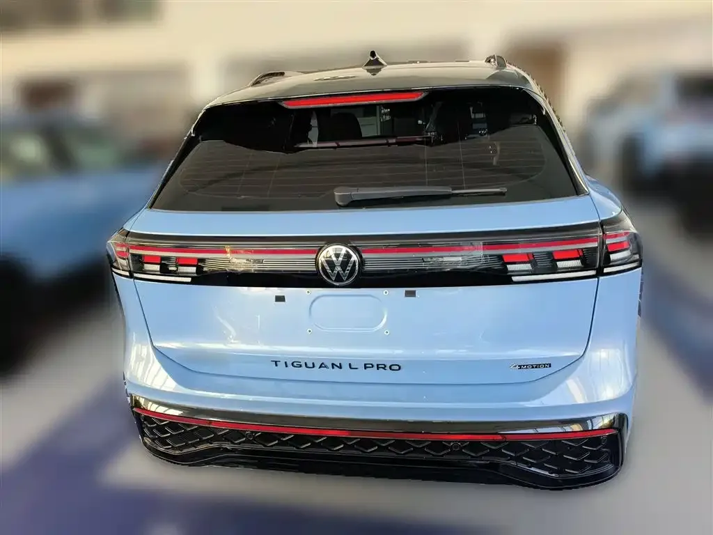 Volkswagen Tiguan L — фото 9