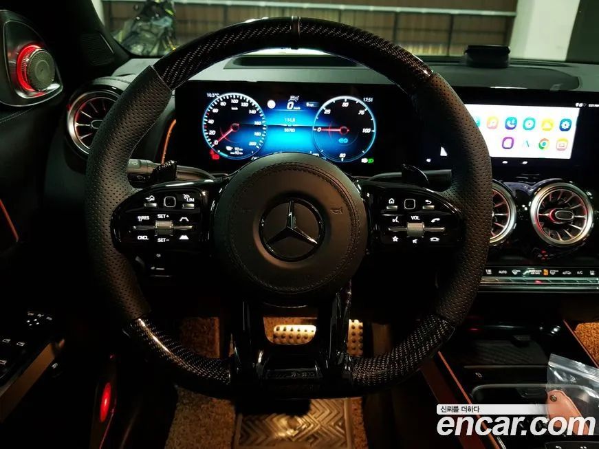 Mercedes-Benz EQB — фото 10