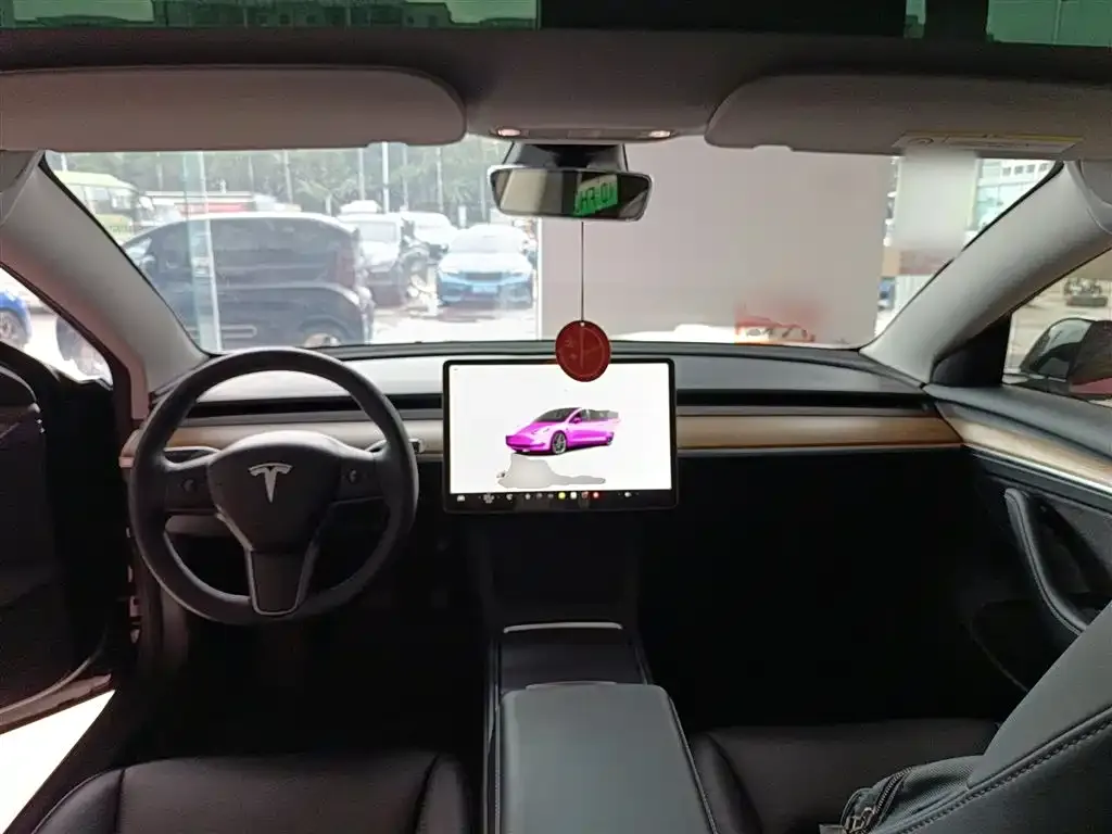 Tesla Model 3 — фото 2